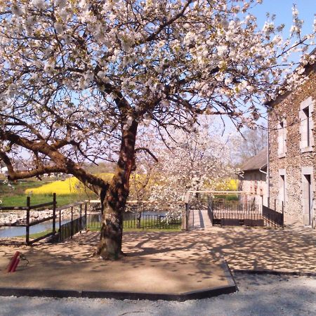 Bed and Breakfast Le Moulin De Bretigneul Saint-Aubin-des-Landes Экстерьер фото