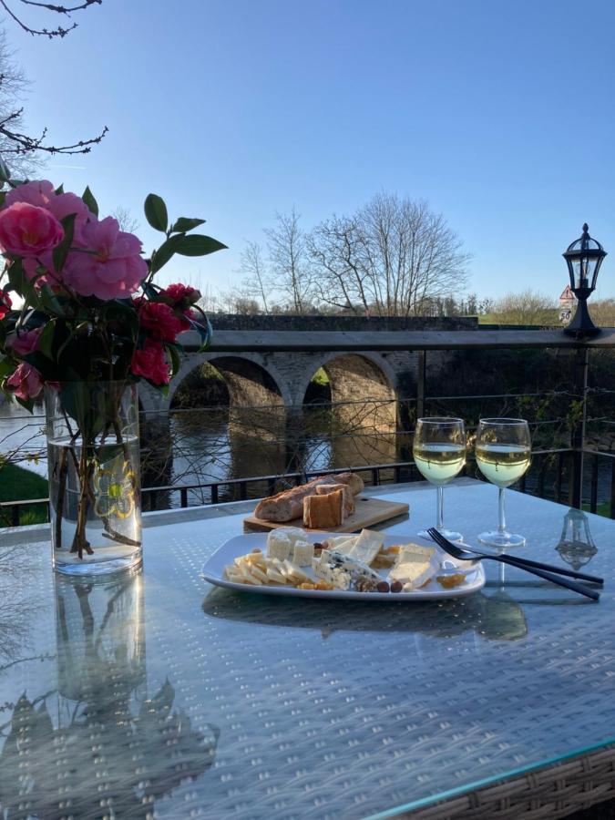 Bed and Breakfast Le Moulin De Bretigneul Saint-Aubin-des-Landes Экстерьер фото